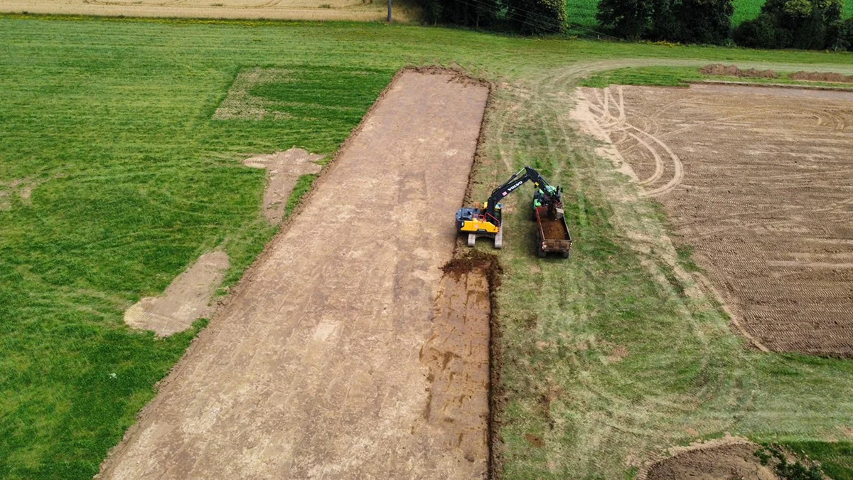 Pioche Lefebvre Travaux Publics La Ferte Mace IMG 20250522 WA0082 569